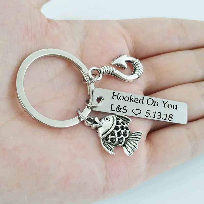 Customized-Date-Name-Lettering-Hooked-On-You-Keychain-Women-Fish-Hooks-Pendant-Key-Chain-Ring (4)