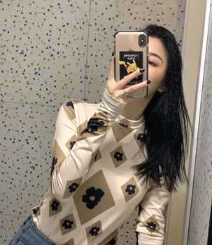 

Square daisy print women base t-shirt stretch fashion sunscreen long sleeve T-shirt