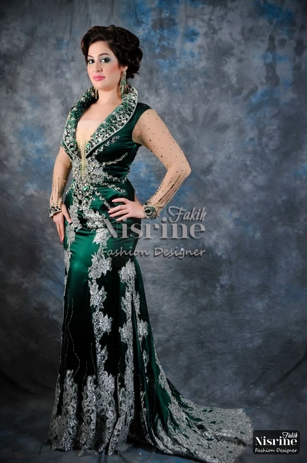 

Elegant Muslim Evening gown 2018 V Neck Long Sleeves Green Kaftan Formal Party Gowns with Crystal mother of the bride dresses