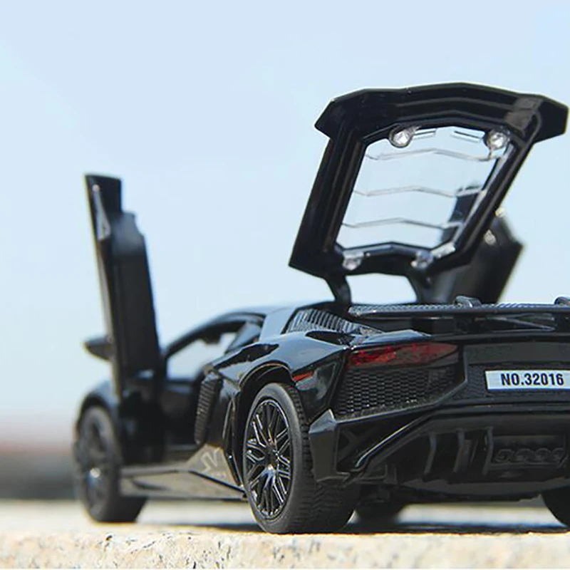 LP770 LP750 1:32 сплава литья под давлением модели автомобилей автомобильные часы со