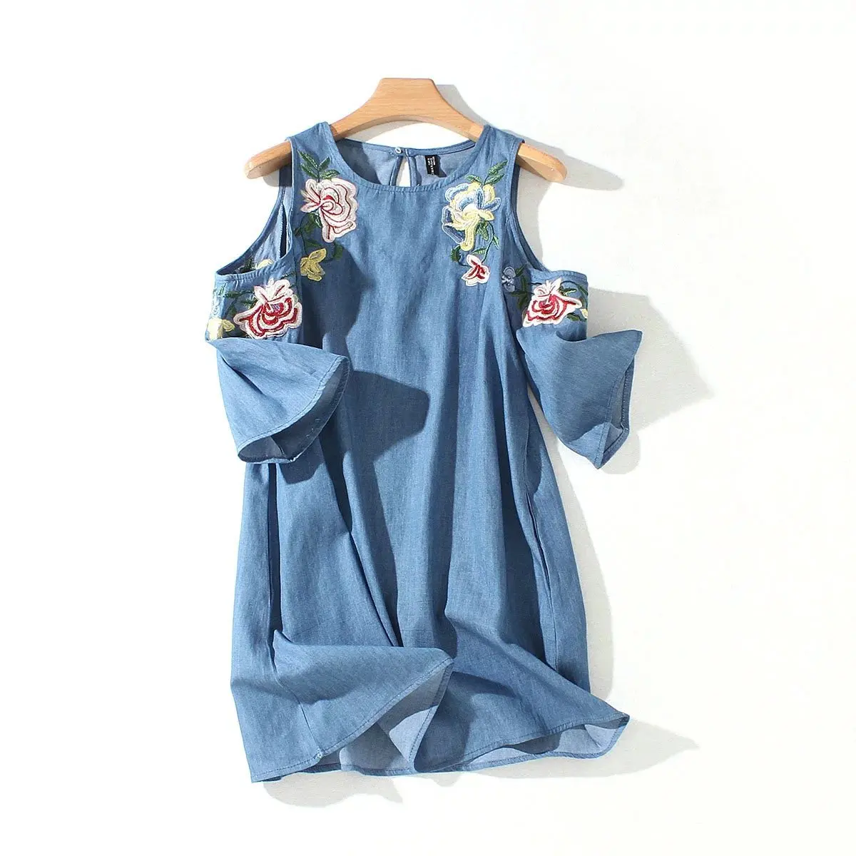 

2017 Summer Wear Europe And America Embroidery Flowers Short Sleeve off-Shoulder Computer Cable Lock Children 1751