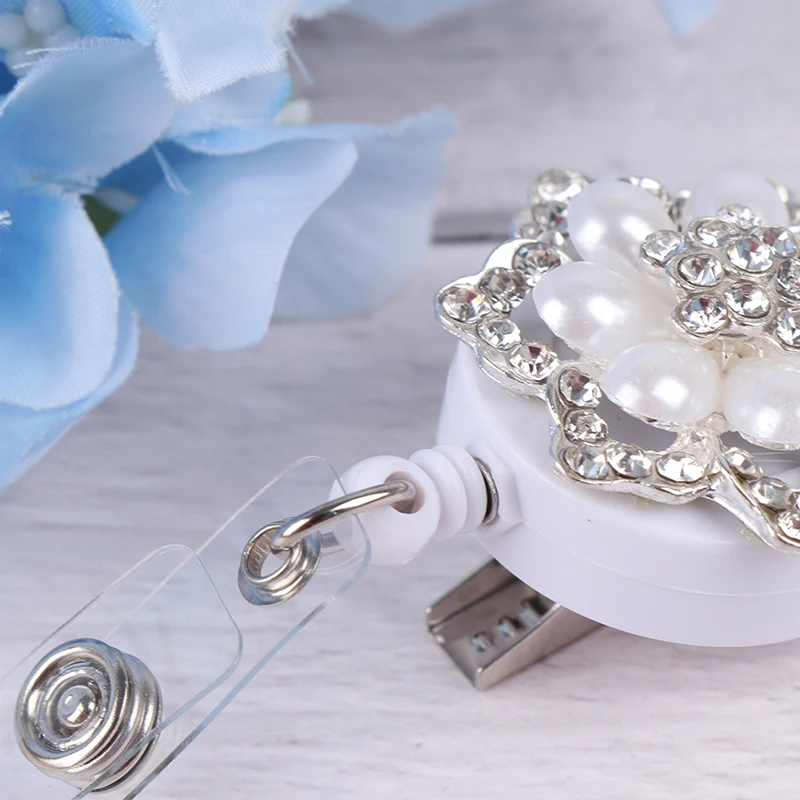 New Arrival 1 PC Top Quality Acrylic Retractable Nurse Badge Reel Fashion Rhinestone Pearl Students ID Card Badge Holder