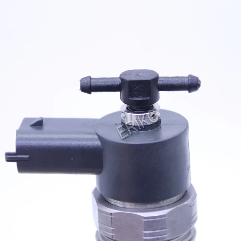 Common Rail Diesel Injector Return Oil Backflow Pipe Connector T Type Plastic Tee Joint Fitting for 0445 110 Injection
