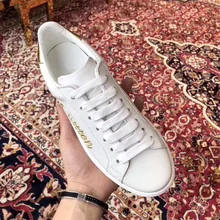 Известный бренд; весенние кроссовки из натуральной кожи наивысшего качества; женская обувь на плоской платформе со шнуровкой и надписью; повседневная обувь для девушек