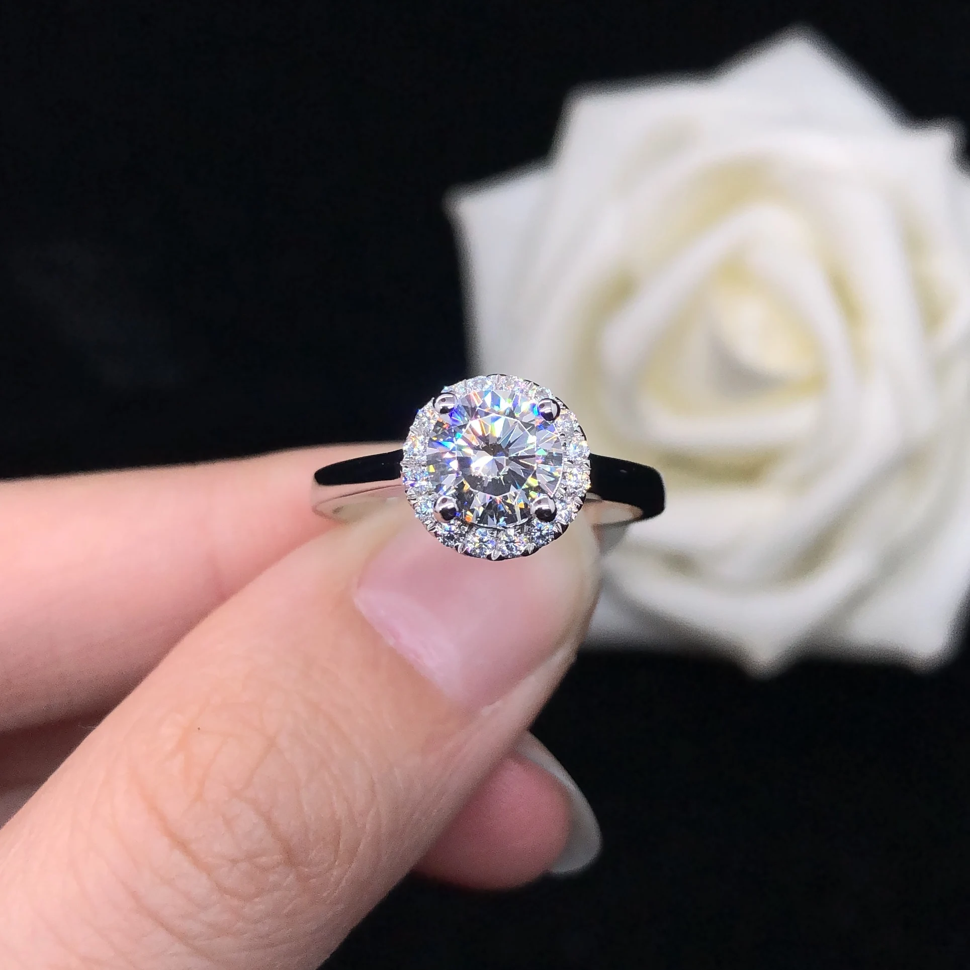 

Test Positive 2Ct 8.0mm D Color VVS1 Moissanite Engagement Ring AU750 18K White Gold Ring Anniversary Diamond Female Jewelry