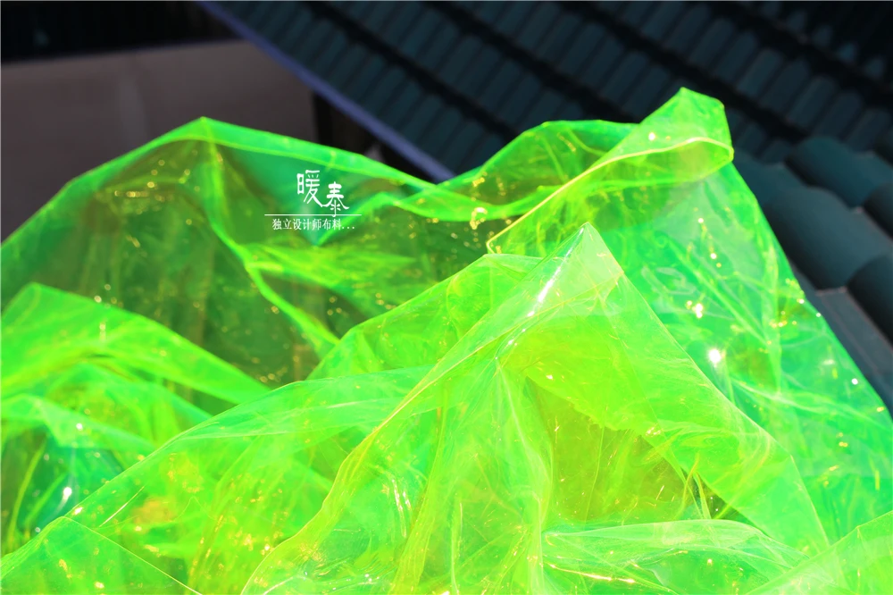 50 см* 120 см флуоресцентный зеленый прозрачный плащ из ТПУ-материала-перспективность Кристальный пакет пластиковая ткань ПВХ 0,2 мм