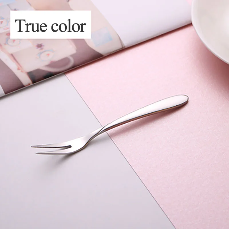 style1 Creative Fruit Fork Stainless Steel Cute Home Dessert Stainless Steel Flatware Dinner Forks Colorful Rainbow Metal Cutlery 50F26 - Цвет: style1