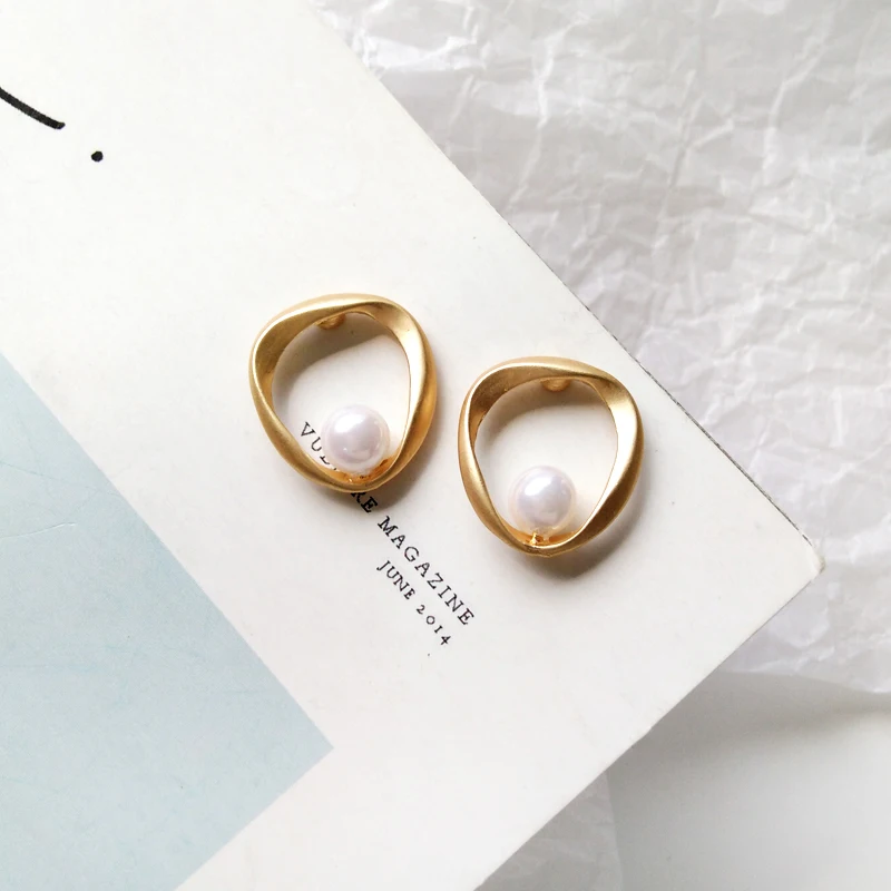 Irregular geometry character joker stud earrings fashion beautiful fashion jewelry pearl earring accessories - Окраска металла: Золотой цвет