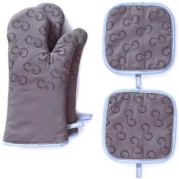 

4-Piece Set of Heat-Resistant Oven Gloves with Non-Slip Silicone and Pot Holders to Professionally Protect Your Hands During Bar