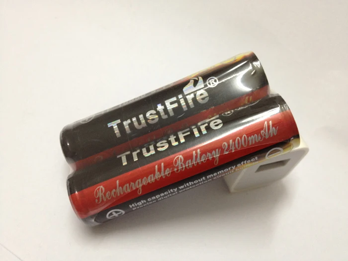 TrustFire TR-002 одноканальное многофункциональное зарядное устройство+ TrustFire 18650 3,7 V 2400mAh перезаряжаемая защищенная батарея