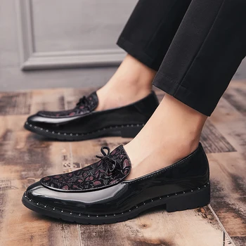 

Spring/Autumn Patent Leather Men Shoes Anti Slip Casual Shoes Men Comfortable Slip On Flats Footwear Brand Fashion Men Sneakers