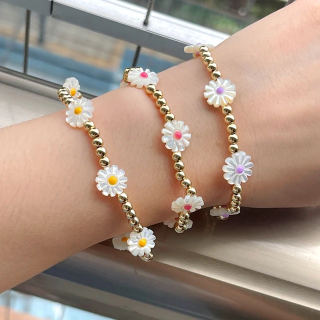 2023 japon corée accessoires mignons perles de cristal explosives bracelet  mignon petite marguerite fleur bracelet pour les femmes