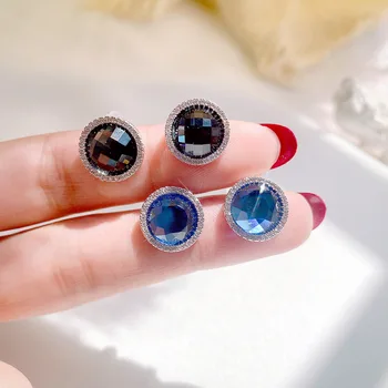 

Japan and South Korea Simple Diamond Round Crystal Zircon Earrings 925 Silver Hypoallergenic High-end Earrings