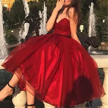 Бургундия Короткие Выпускные платья чай-длина очаровательный со шнуровкой сзади мягкий тюль простое платье для университетского вечера коктейльное платье плюс размер