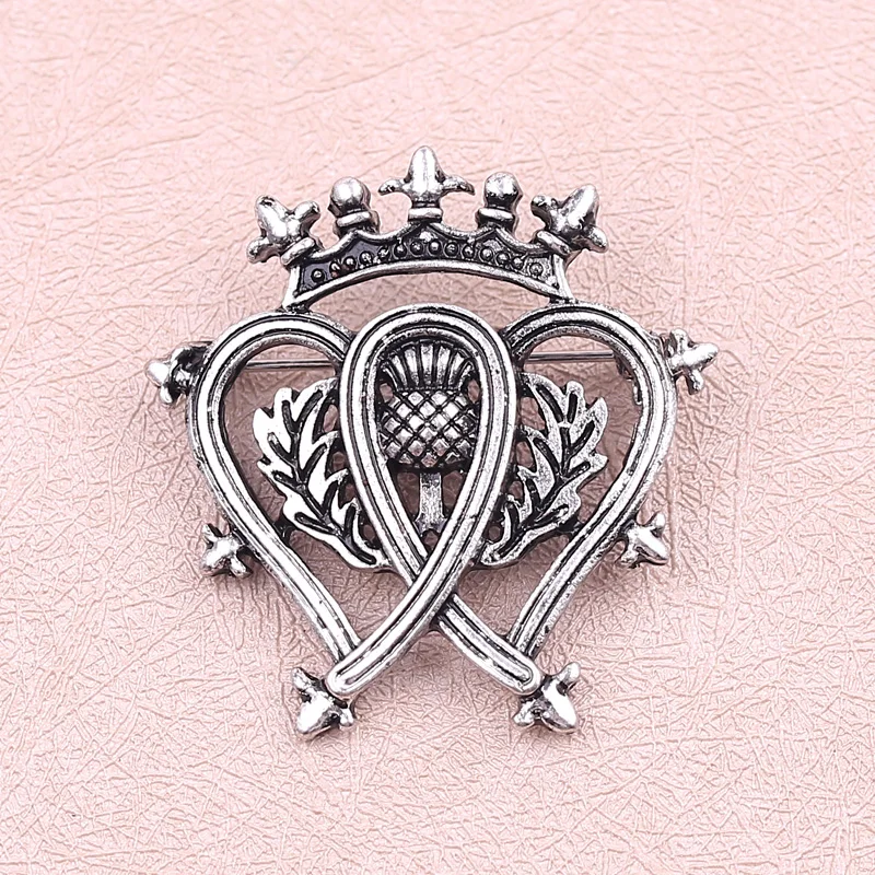 Винтажная большая брошь в виде шотландского национального цветка Thistle Crown