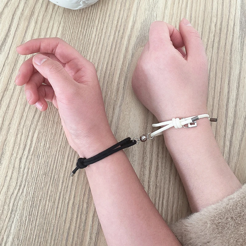 Lot De 2 Bracelets Magnétiques Cœur Phosphorescents – Couple – Saint-Valentin
