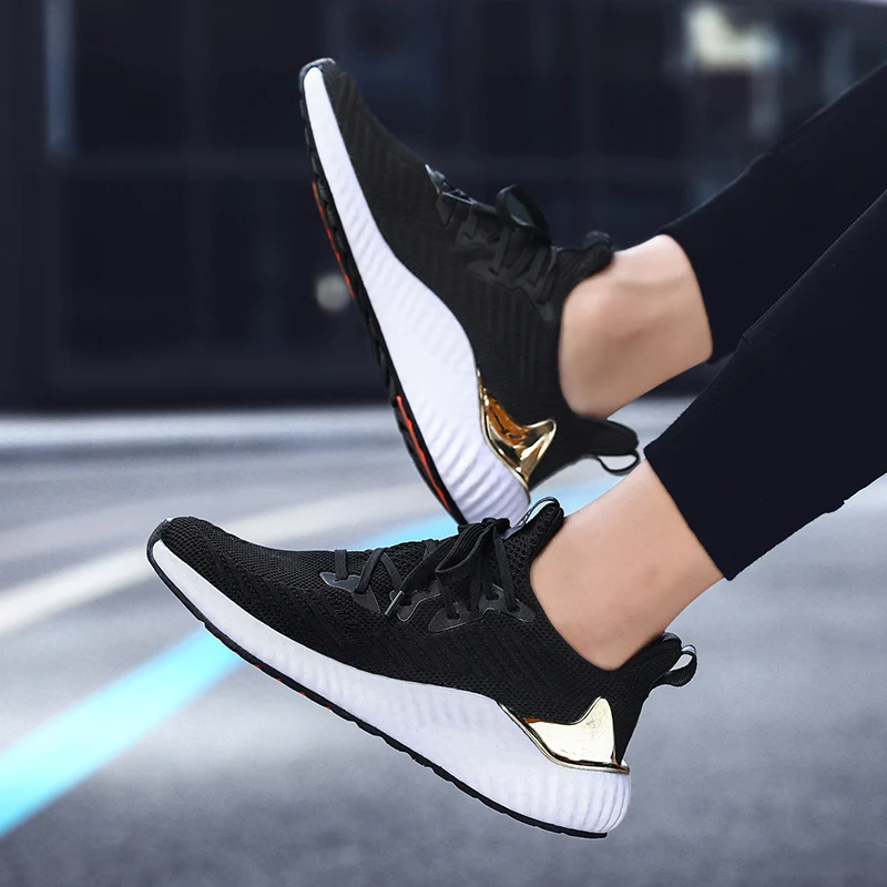 

Men's new summer sports running shoes flyknit breathe freely handiness fashion