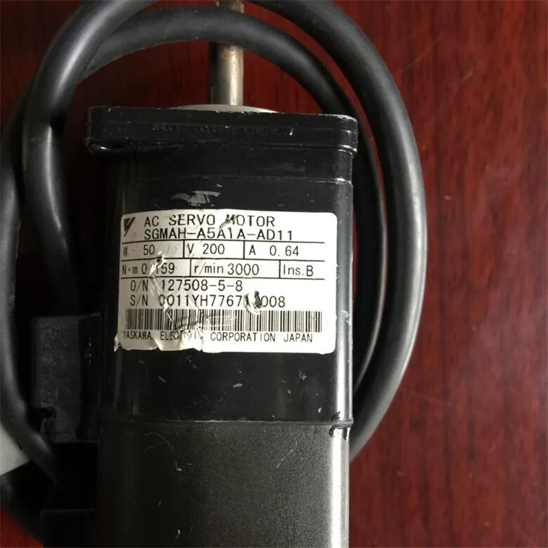 Использованный протестированный рабочий SGMAH-A5A1A-AD11 сервомотором переменного тока