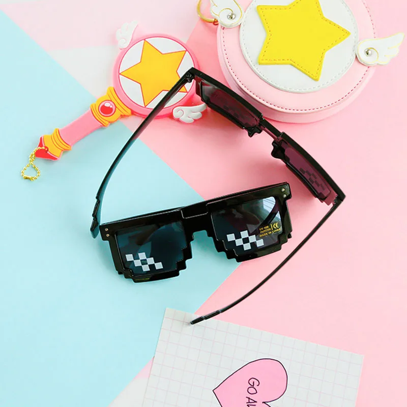 

Thug Life Mosaic Pixel Glasses Around The World Sunglasses Men Women Party Retro Second Element Black Sun Glasses