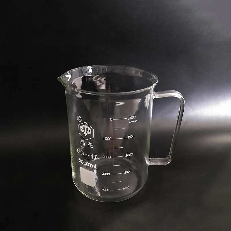 

With handle beaker in low form,Capacity 5000ml,Outer diameter=180mm,Height=260mm,Laboratory beaker with handle