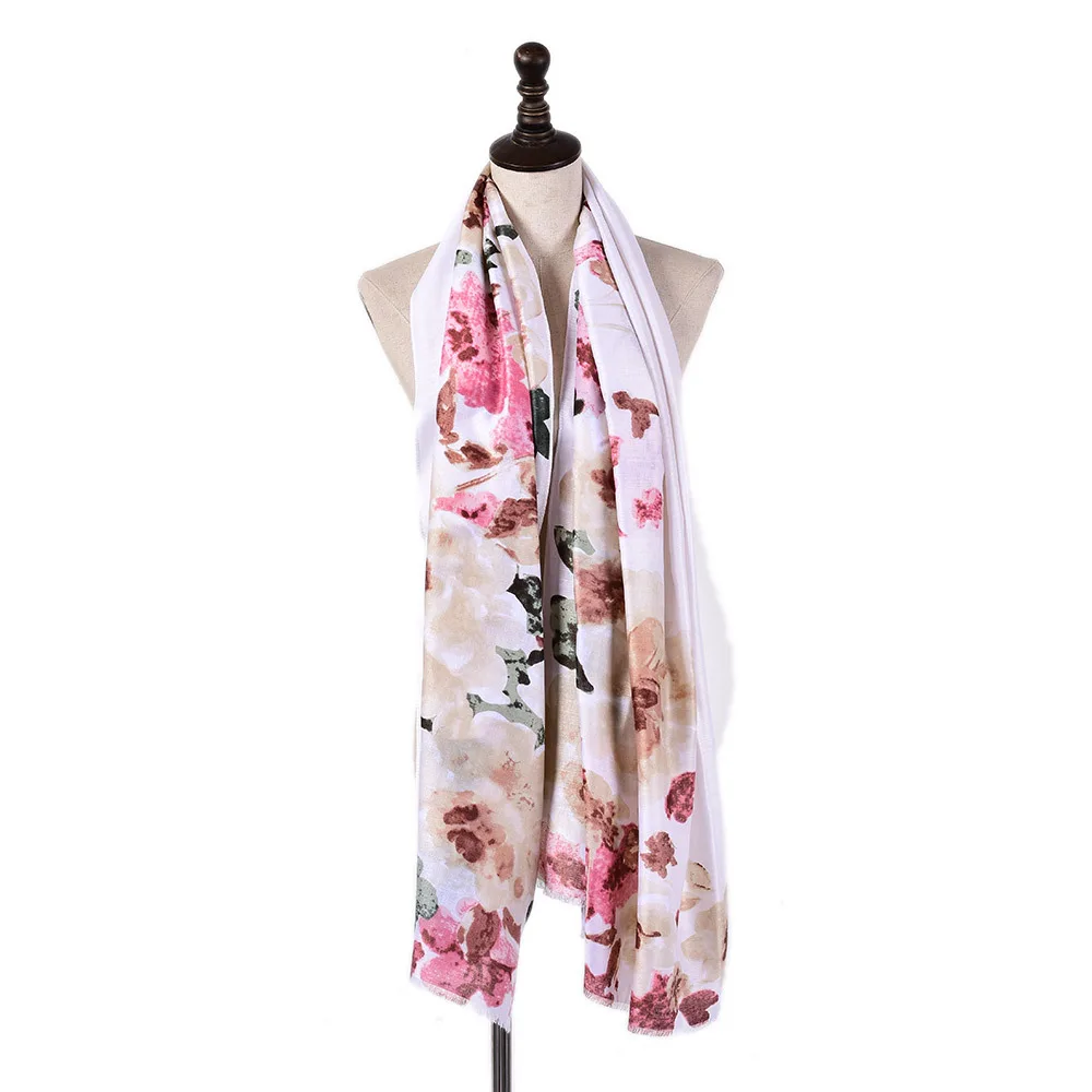 2009 осенний и зимний женский цветочный шарф импортные товары атласный Цветочный Принт мягкий шелковый шарф, шаль с бахромой