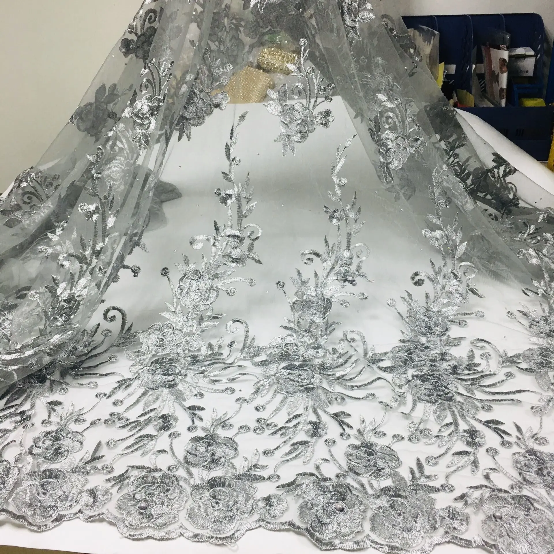 Good quality big pary polyester tulle net flower lace embroidered fabric lilac color - Цвет: 10
