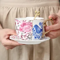 Xícara de café de cerâmica com estilo inglês, estilo original, chá preto, xícara de chá, utensílio doméstico, descanso para as tardes, chá, latte, preto, canecas de café