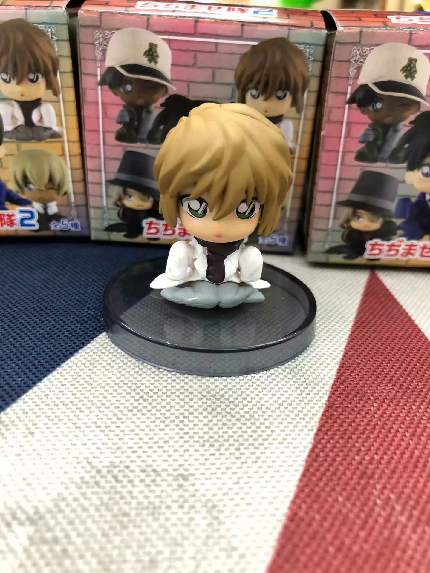 Conan зауженный сидя 2 Kudo Hattori Heiji Gin вино Haibara Amuro через капсулу игрушка Гараж Комплект