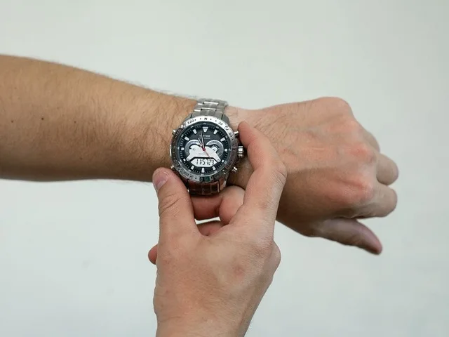WEIDE мужские модели аналоговые цифровые часы с цифровым циферблатом кварцевые часы с металлическим ремешком наручные часы Мужские автоматические часы с датой
