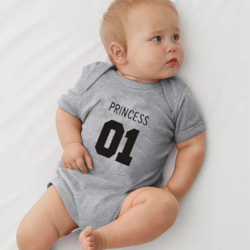 Gray Princess Забавные «Prince» и «Princess» 01 Одежда для новорожденных для мальчиков и девочек, детский Снежный костюм, футболка с короткими рукавами из хлопка от Carter's, детский костюмчик, милый детский комбинезон - Цвет: Gray Princess