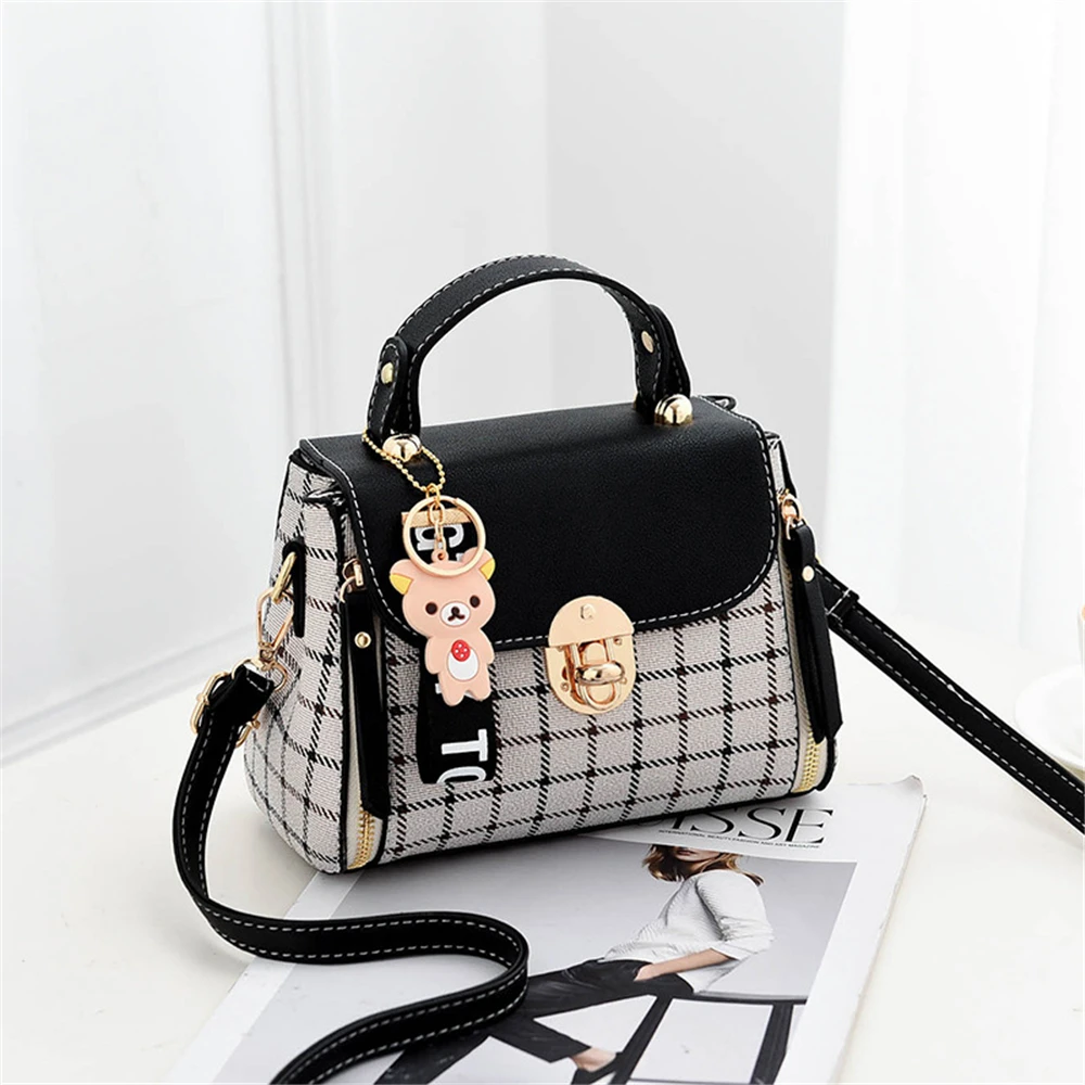 

2020 New Female Bag Fashion Cute Cartoon Pendant Shoulder Bag PU Messenger Bag Mini Square Bag Lattice Handbag