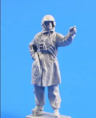 

1/35 Resin Figure Winter German Soldier 1pc Style III Model Kits (no base)