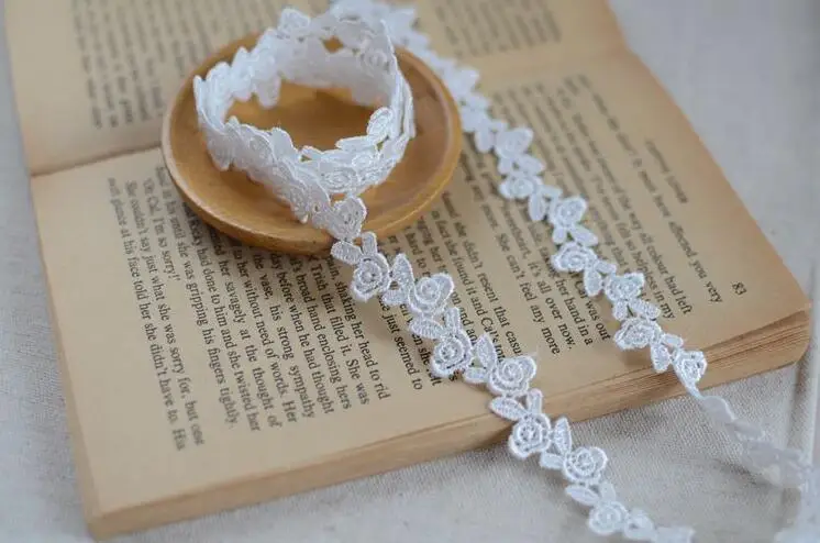 Pretty Water Soluble Flower Lace Trims DIY Sewing Garment Accessories Lace Ribbon 5 Yards 1.4cm, lace ribbon,lace garment accessories,lace sewing supplies,lace accessories,lace sewing accessories,clothing craft accessories