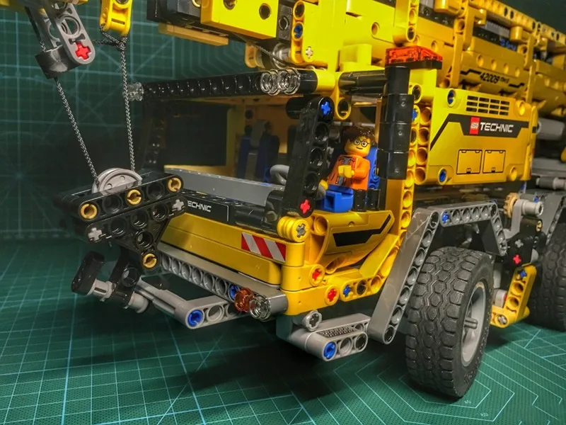 Technic series 20004 Motor Power Mobile Crane Mk II Car Model Building Kits Blocks Bricks Compatible With 42009 gifts