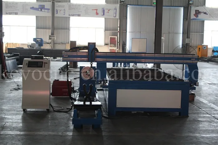 Быстрая скорость металлическая пластина металлическая трубка 1530 Cnc плазменная резка машина с поворотным устройством