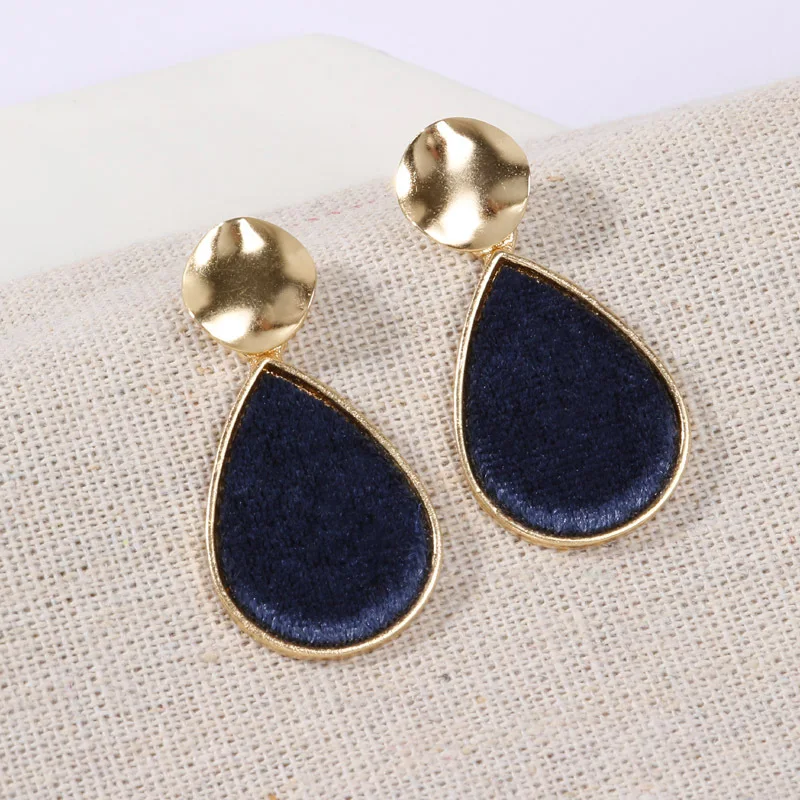 12881578053_1626211359