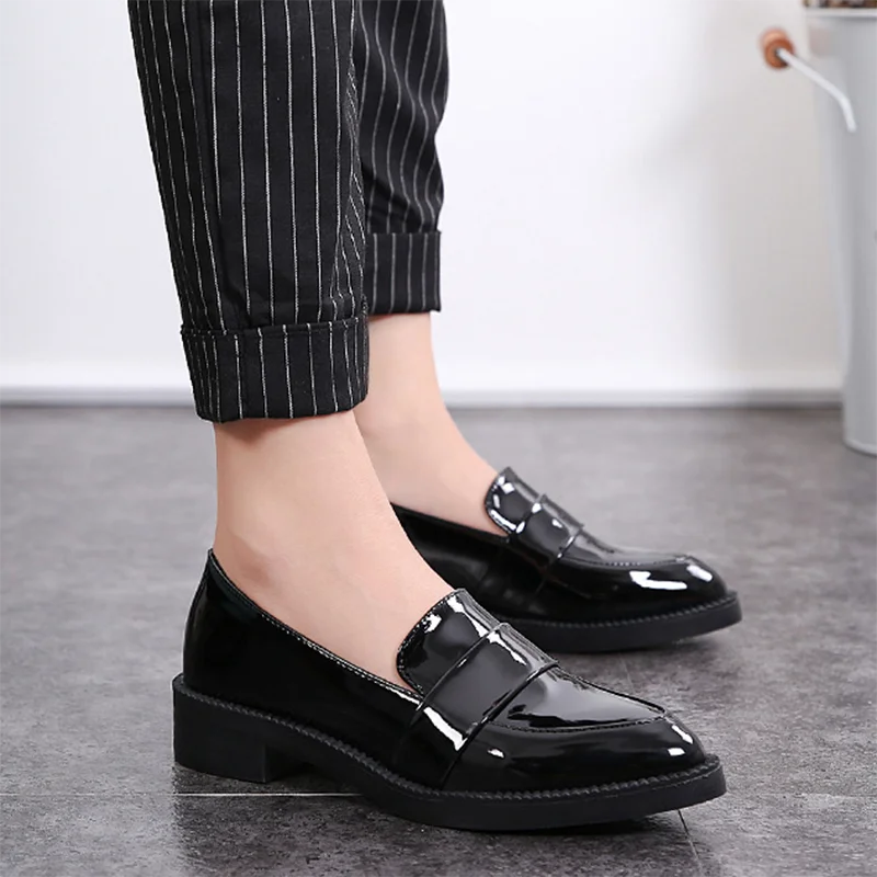 Star lovers patent leather career shoes women retro sewing slip on zapatos de mujer trendy carving flats pointed toe pu leather