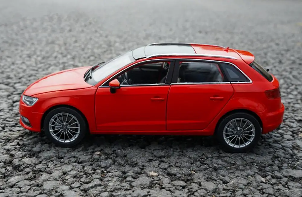 Авторизованный подлинный сплав 1/18 масштаб Audi A3 Sportback красный литье под давлением классическая модель автомобиля для коллекции подарков