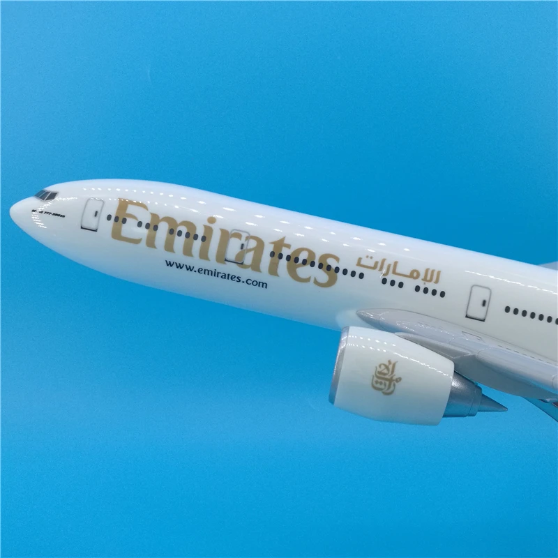 47 см Boeing B777 Emirates Airlines Воздушный самолет авиационная модель игрушки самолетов литья под давлением пластиковая строгальные giftskids