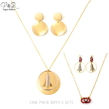 

2020 New Arrival Gold Jewelry Set Necklace And Earring Set With Round/ Geometric Gold Drop Earrings Gold Pendant Necklaces Gift