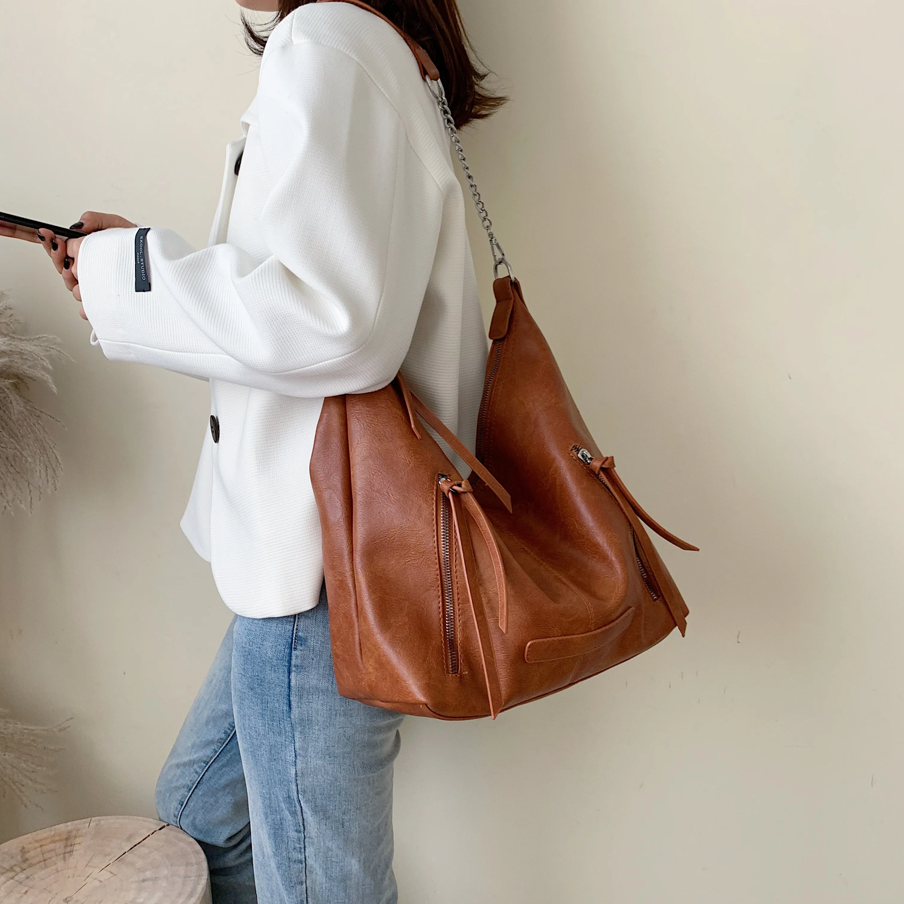 Retro Leather PU Leather Crossbody Bags For Women Chain Shoulder Messenger Bag High Capacity Travel Handbags and Purses