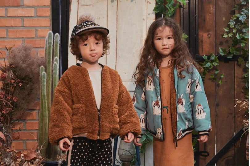 Кожаная одежда с длинными рукавами; детская куртка; куртки для девочек; зимняя одежда для маленьких девочек; пуховое пальто для мальчиков; одежда в Корейском стиле с изображением щенков и щенков