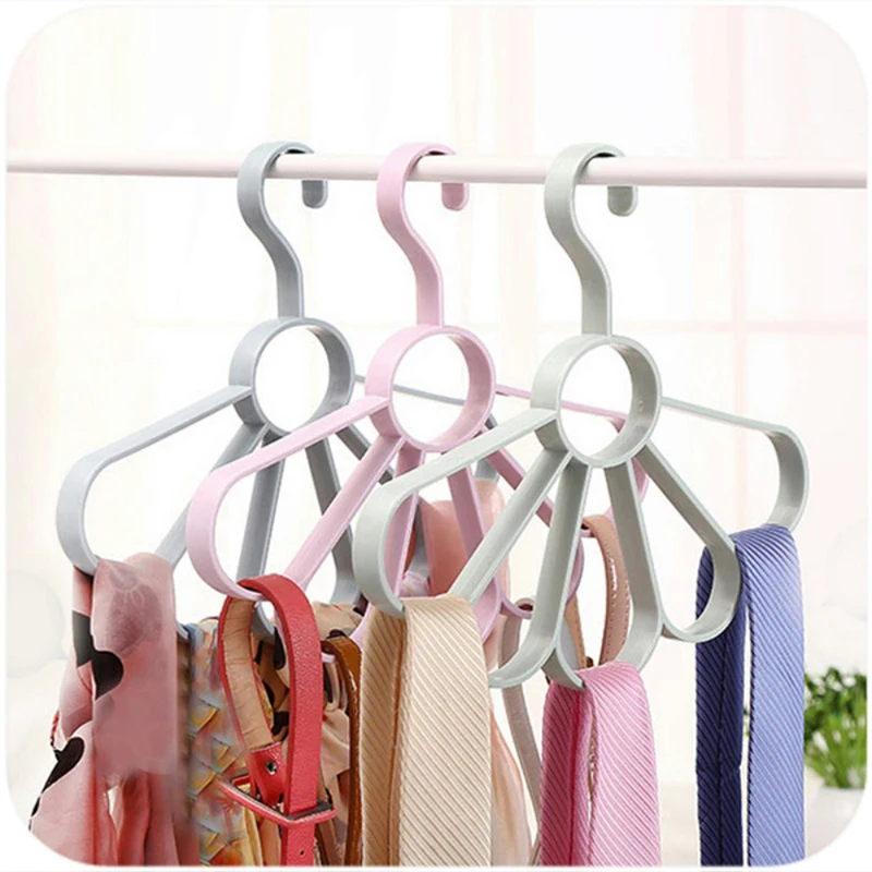 

1PC New Fashion Nordic Wind Fan Scarf Scarf Hanger Frame Petal Multifunctional Tie Belt Storage Rack Holes Holder