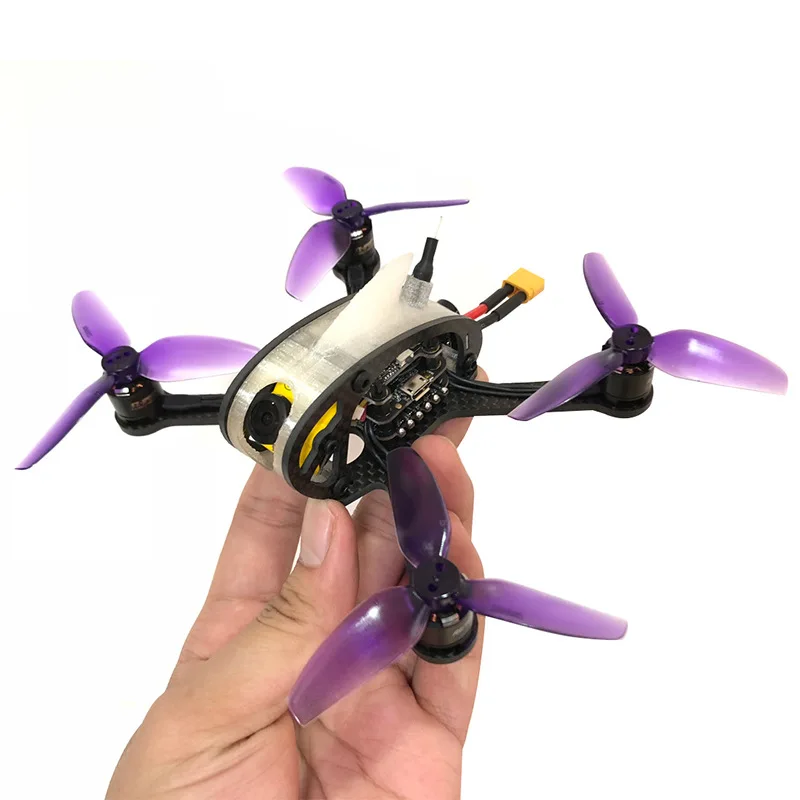 Четырехосевой БПЛА(беспилотный летательный аппарат) FPV Крытая сквозная машина F4 28A 1106 2-4S 600 MW мини-машина черно-белая