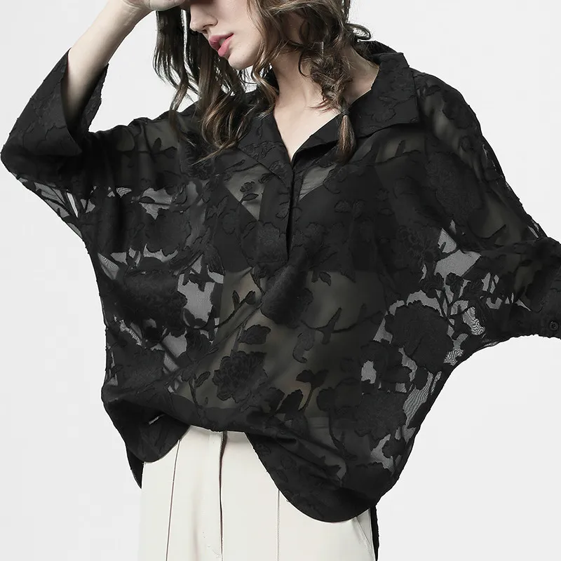 

Summer Seven Points Sleeve Chiffon Shirt Female Rex Backing Shirt European Goods Hollow Out Loose Lace Shirt Bat Top