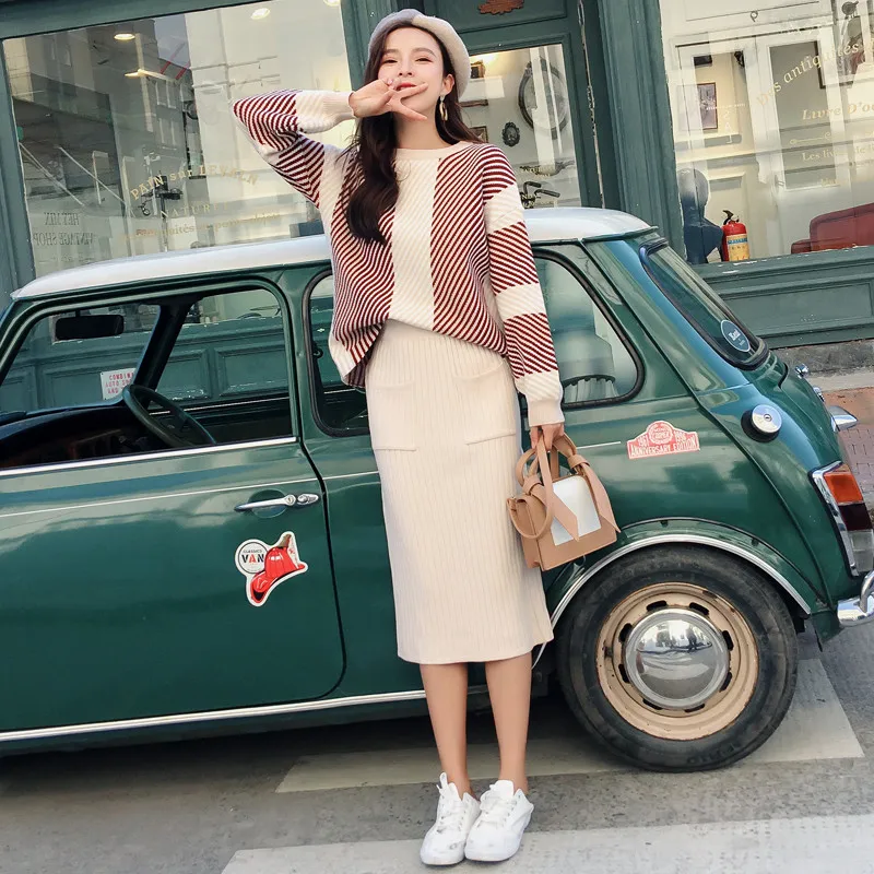 

Fashion Sweater Two-Piece Suit Female 2019 Spring And Autumn New Patchwork Loose Sweater + Knitted Bodycon Skirt Two-Piece Suit