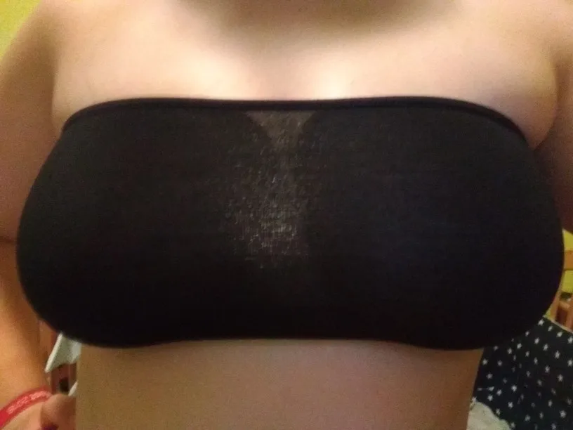 UTB8CX_NElahduJk43Jaq6zM8FXaW