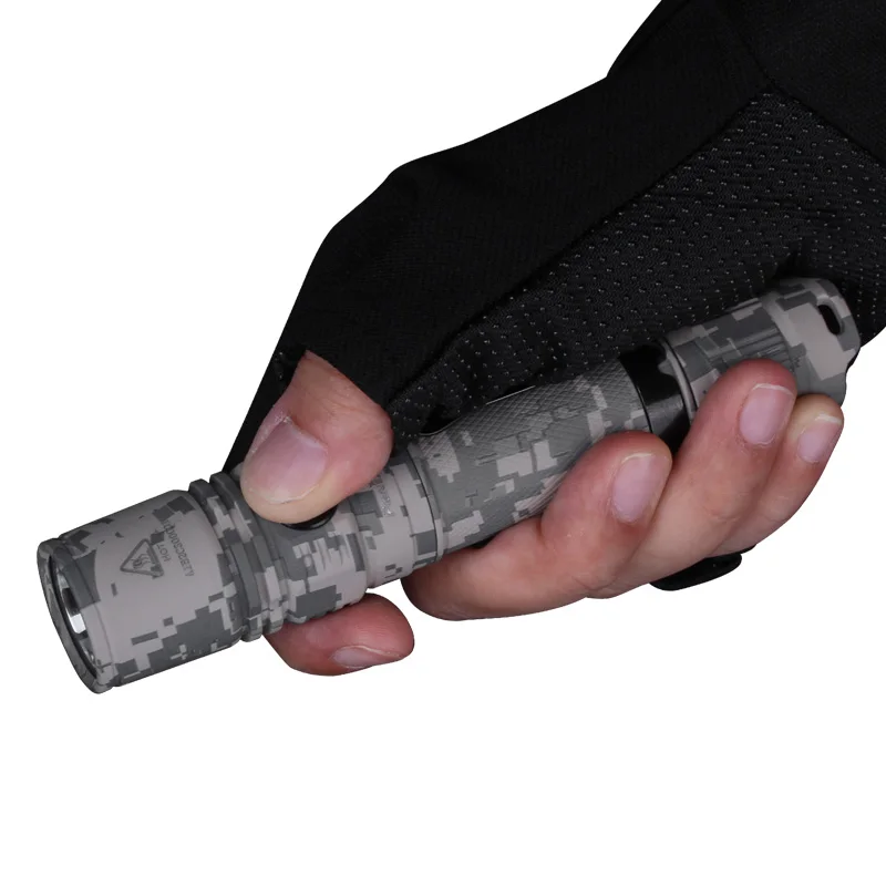 Новый тактический светодиодный фонарик FENIX PD35 V2.0 (цифровой камуфляж) Cree XP L HI V3 1000