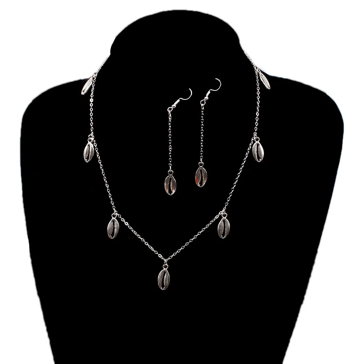 

Europe And America xiang shi pin Simple Alloy Shell Necklace Women's Popular Fashion Big Brand Earrings Set