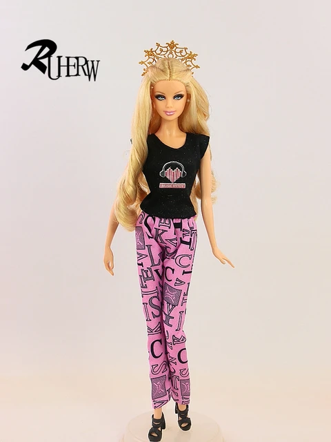 PACOTE ESPECIAL* 05 Roupas Fashion Para Barbie + 10 Pares de